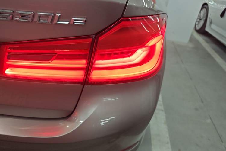 Used BMW 5 Series New Energy 2019 Updated Version 530Le Luxury Package Exterior 3