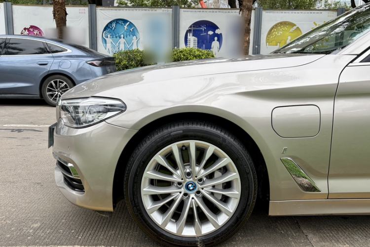 Used BMW 5 Series New Energy 2019 530Le Luxury Package Exterior 4