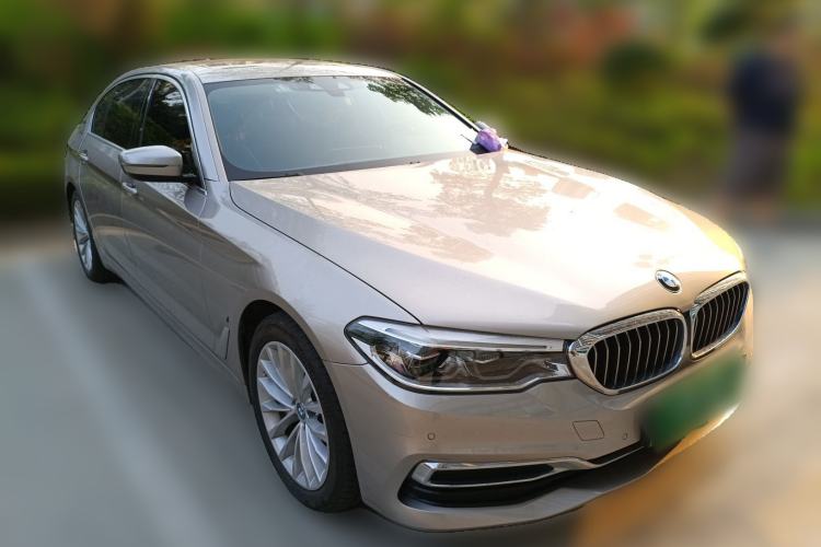 Used BMW 5 Series New Energy 2019 Updated Version 530Le Luxury Package Front Right 45 Deg