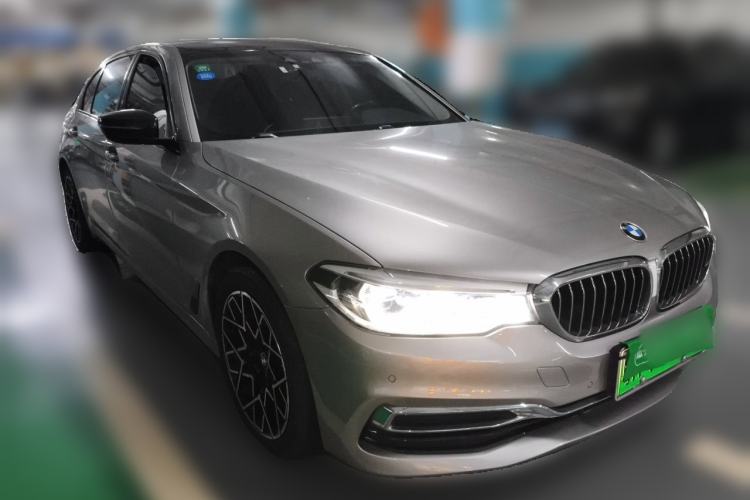 Used BMW 5 Series New Energy 2019 Updated Version 530Le Luxury Package Front Right 45 Deg