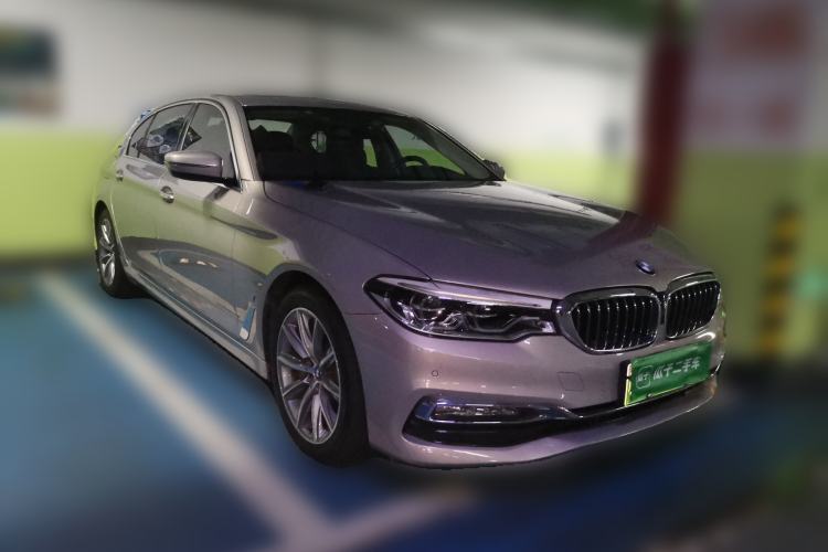 Used BMW 5 Series New Energy 2019 530Le Luxury Package Front Right 45 Deg