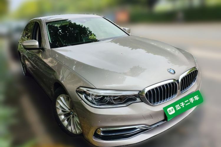 Used BMW 5 Series New Energy 2019 530Le Luxury Package Front Right 45 Deg