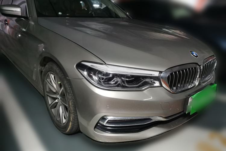 Used BMW 5 Series New Energy 2019 530Le Luxury Package Front Right 45 Deg