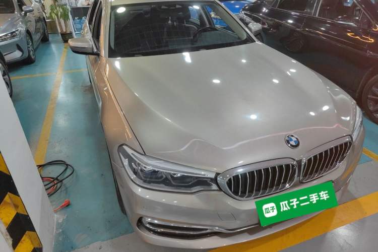 Used BMW 5 Series New Energy 2019 Updated 530Le Pioneer Edition Front Right 45 Deg