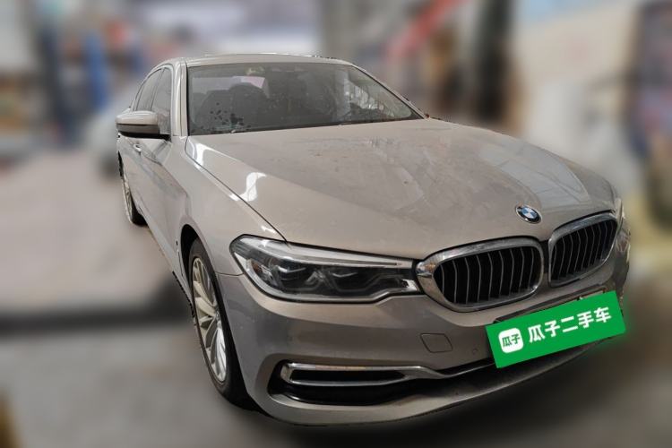 Used BMW 5 Series New Energy 2019 Updated Version 530Le Luxury Package Front Right 45 Deg