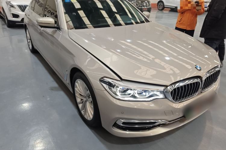 Used BMW 5 Series New Energy 2019 Updated Version 530Le Luxury Package Front Right 45 Deg