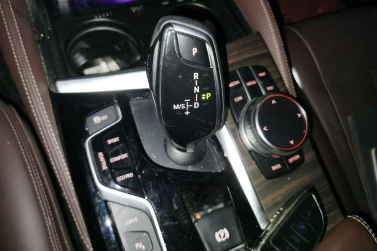 Used BMW 5 Series New Energy 2019 530Le Luxury Package Gear Lever