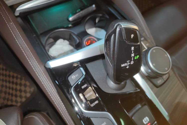 Used BMW 5 Series New Energy 2019 Updated 530Le Pioneer Edition Gear Lever