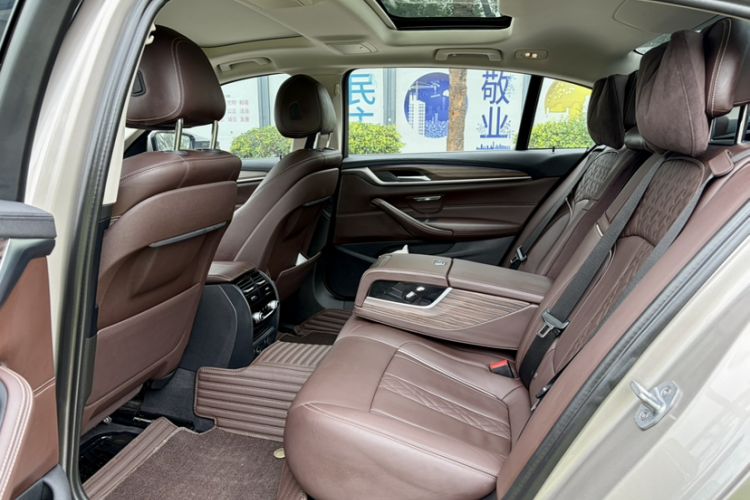 Used BMW 5 Series New Energy 2019 530Le Luxury Package Interior 1