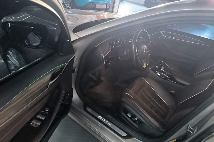 Used BMW 5 Series New Energy 2019 Updated Version 530Le Luxury Package Interior 3