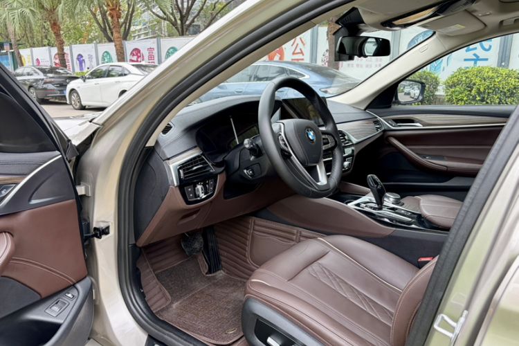 Used BMW 5 Series New Energy 2019 530Le Luxury Package Interior 4