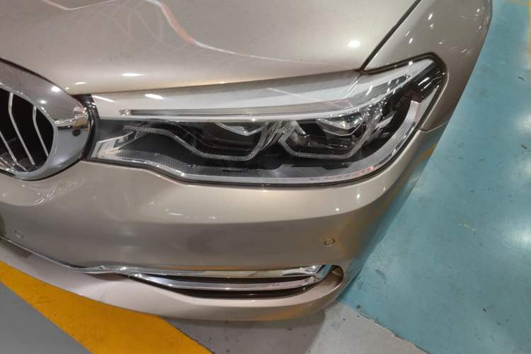 Used BMW 5 Series New Energy 2019 Updated 530Le Pioneer Edition Left Front Headlight