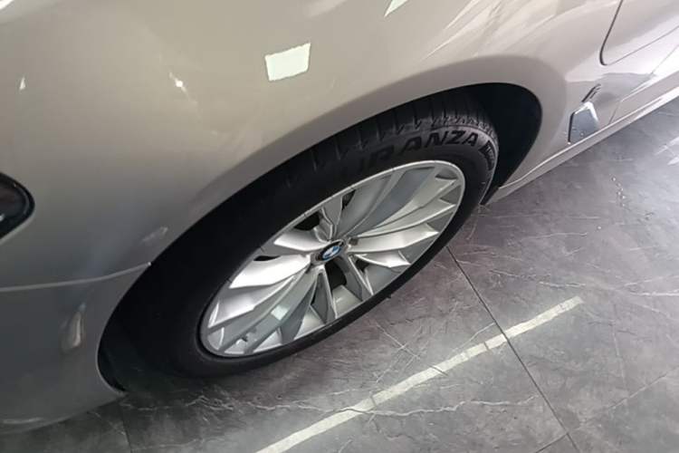 Used BMW 5 Series New Energy 2019 530Le Luxury Package Left Front Wheel Hub