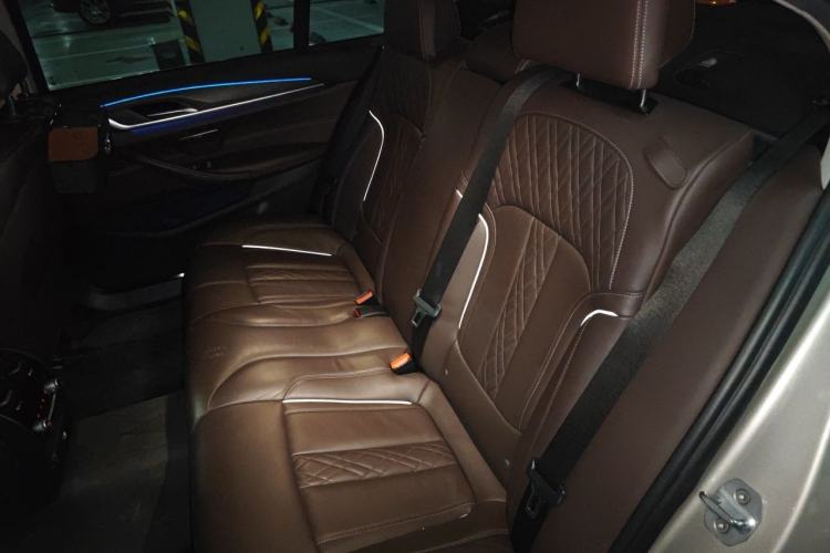 Used BMW 5 Series New Energy 2019 530Le Luxury Package Left Rear Seat