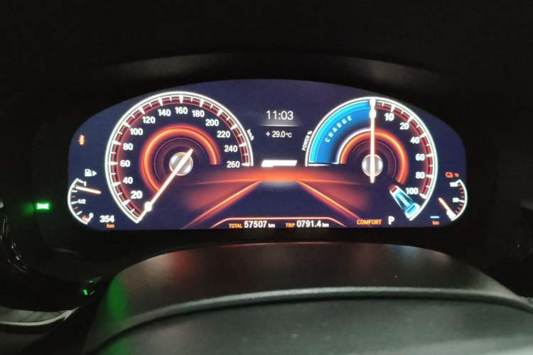 Used BMW 5 Series New Energy 2019 Updated Version 530Le Luxury Package Odometer Close Up