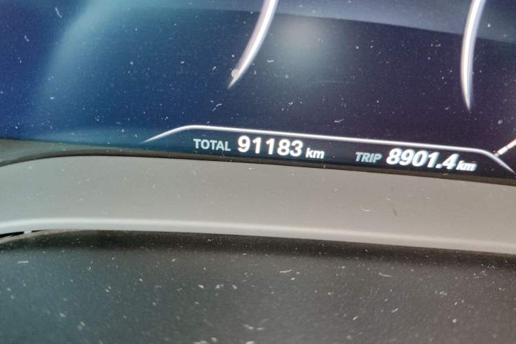 Used BMW 5 Series New Energy 2019 530Le Luxury Package Odometer Close Up
