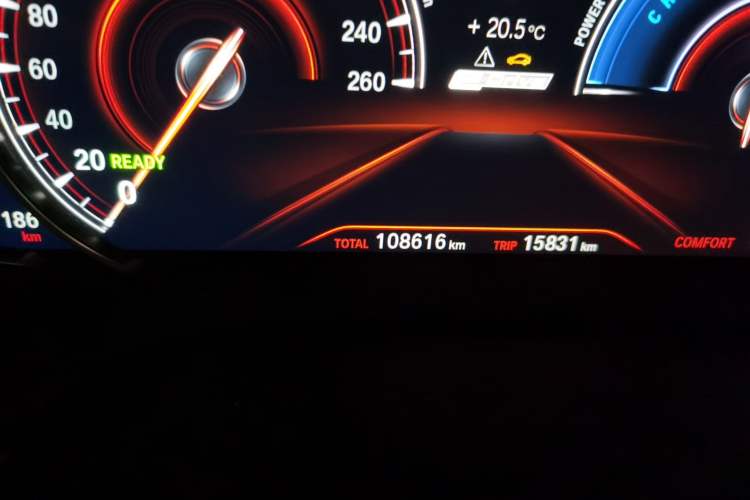 Used BMW 5 Series New Energy 2019 530Le Luxury Package Odometer Close Up