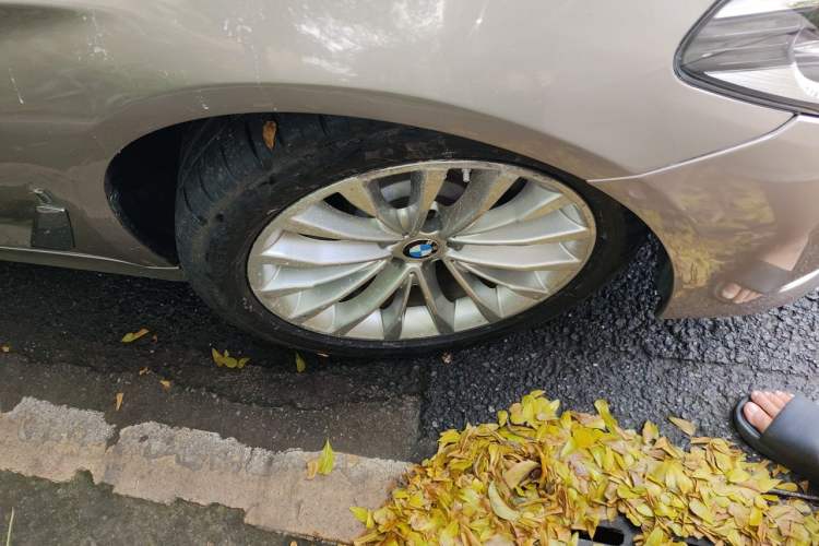 Used BMW 5 Series New Energy 2019 530Le Luxury Package Right Front Wheel Hub