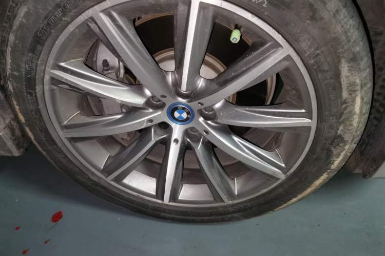 Used BMW 5 Series New Energy 2019 530Le Luxury Package Right Front Wheel Hub