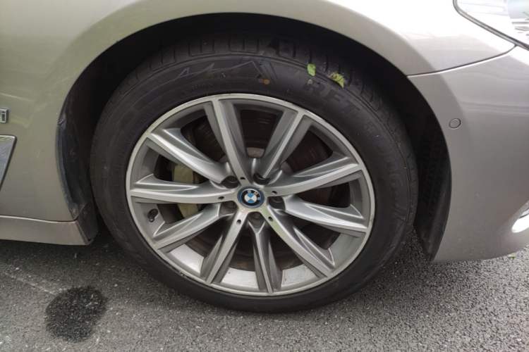 Used BMW 5 Series New Energy 2019 530Le Luxury Package Right Front Wheel Hub