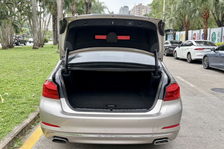 Used BMW 5 Series New Energy 2019 530Le Luxury Package Trunk