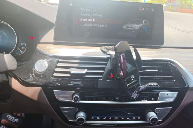 Used BMW 5 Series New Energy 2019 530Le Luxury Package Audio And AC Panel