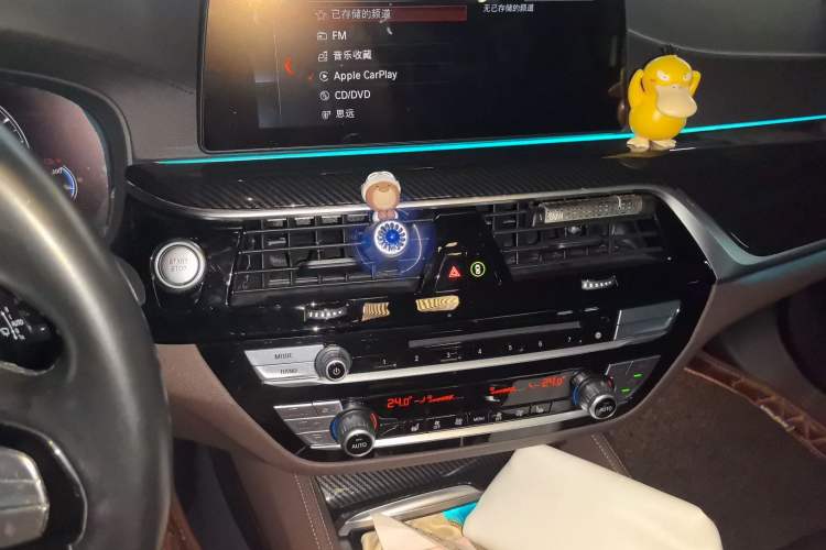 Used BMW 5 Series New Energy 2019 530Le Luxury Package Audio And AC Panel