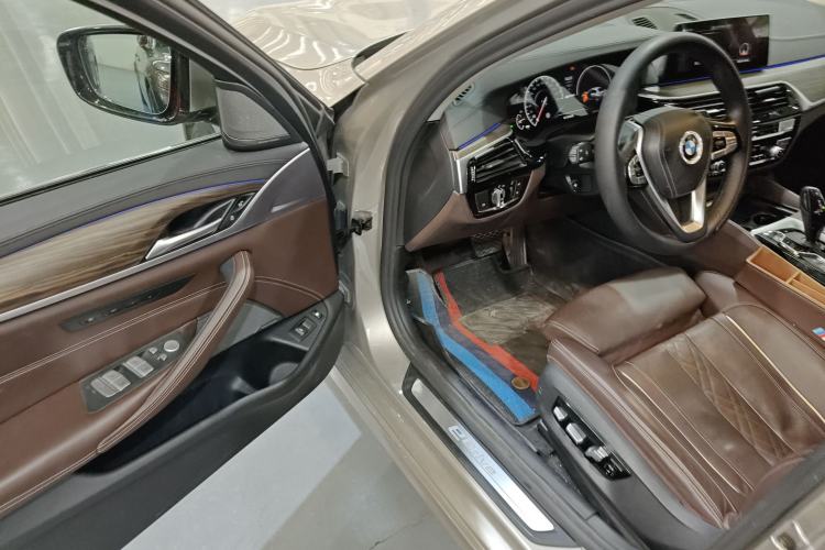 Used BMW 5 Series New Energy 2019 Updated 530Le Pioneer Edition Driver Seat