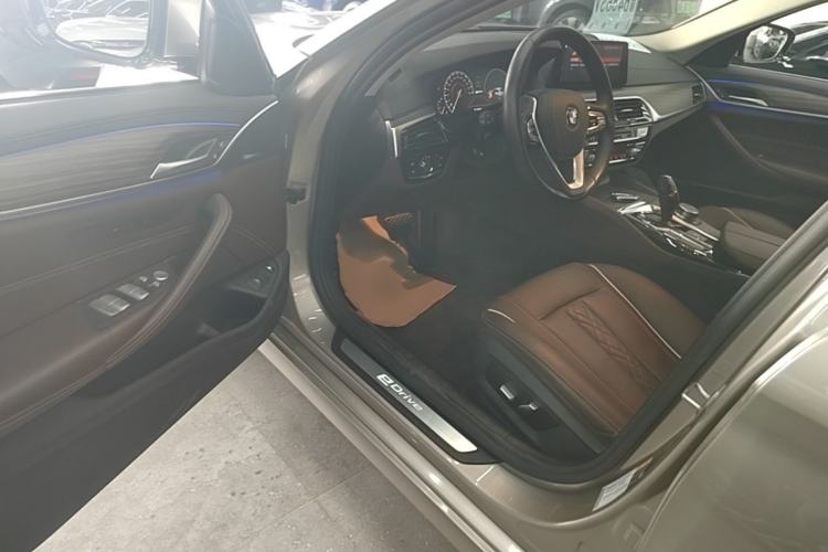 Used BMW 5 Series New Energy 2019 530Le Luxury Package Driver Seat
