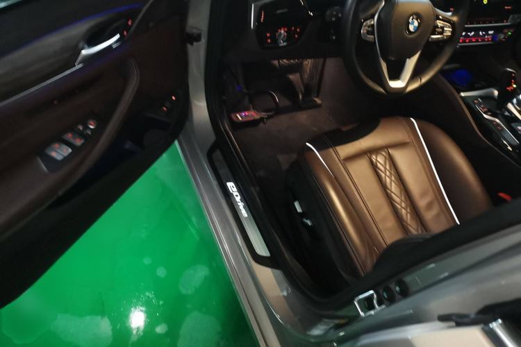 Used BMW 5 Series New Energy 2019 530Le Luxury Package Driver Seat
