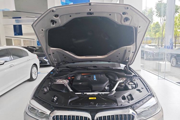 Used BMW 5 Series New Energy 2019 530Le Luxury Package Engine Bay