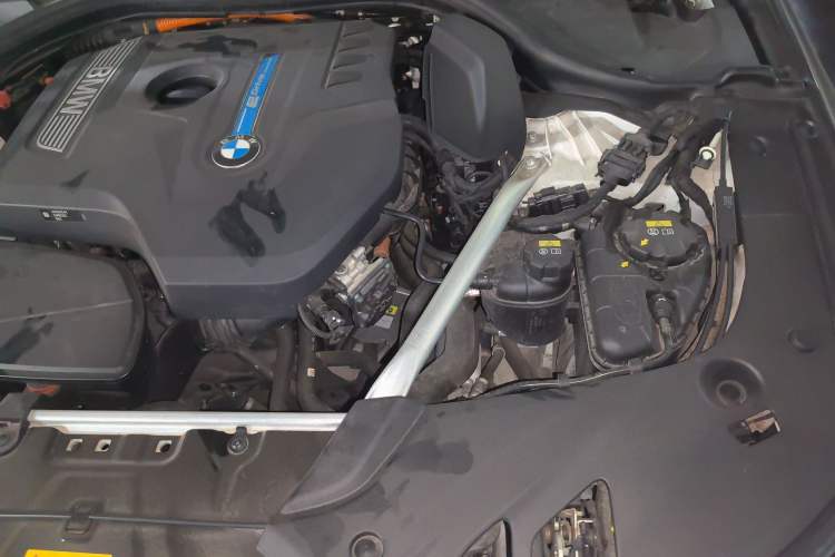 Used BMW 5 Series New Energy 2019 530Le Luxury Package Engine Bay Left