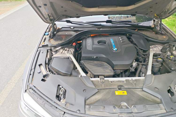 Used BMW 5 Series New Energy 2019 530Le Luxury Package Engine Bay Right