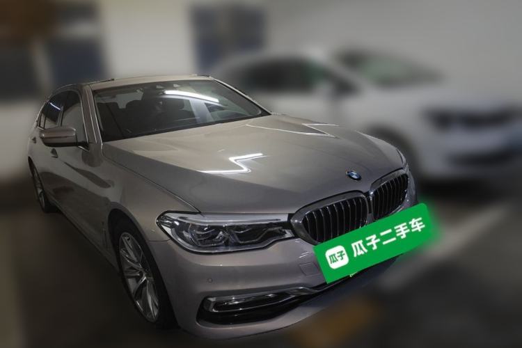 Used BMW 5 Series New Energy 2019 530Le Luxury Package Front Right 45 Deg
