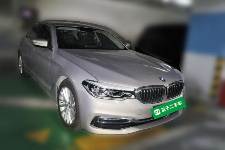 Used BMW 5 Series New Energy 2019 530Le Luxury Package Front Right 45 Deg