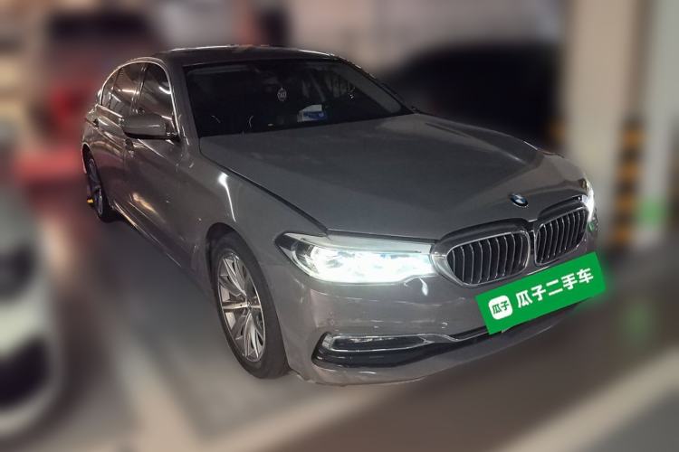 Used BMW 5 Series New Energy 2019 530Le Luxury Package Front Right 45 Deg