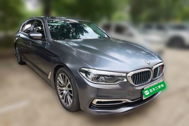 Used BMW 5 Series New Energy 2019 530Le Luxury Package Front Right 45 Deg