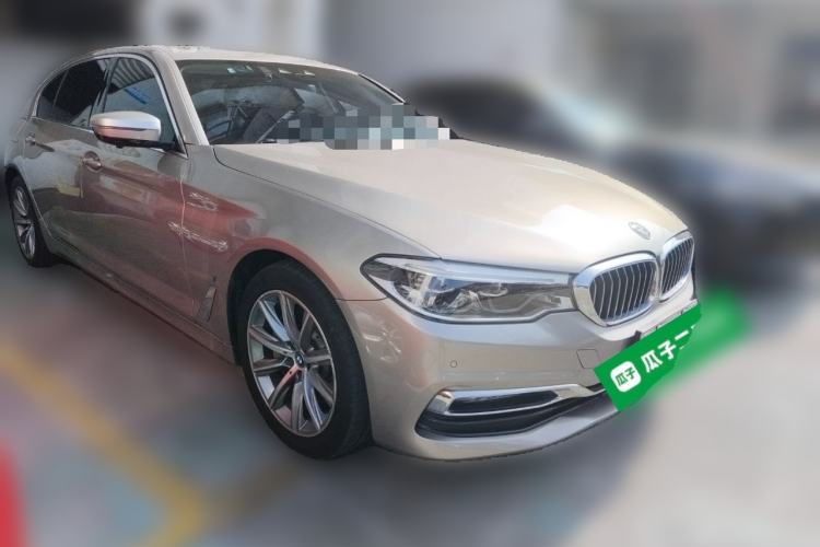Used BMW 5 Series New Energy 2019 530Le Luxury Package Front Right 45 Deg