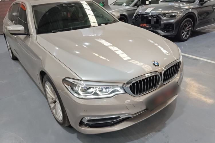 Used BMW 5 Series New Energy 2019 Updated 530Le Pioneer Edition Front Right 45 Deg