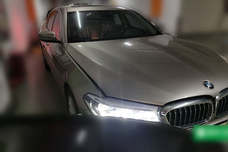 Used BMW 5 Series New Energy 2019 Updated Version 530Le Luxury Package Front Right 45 Deg
