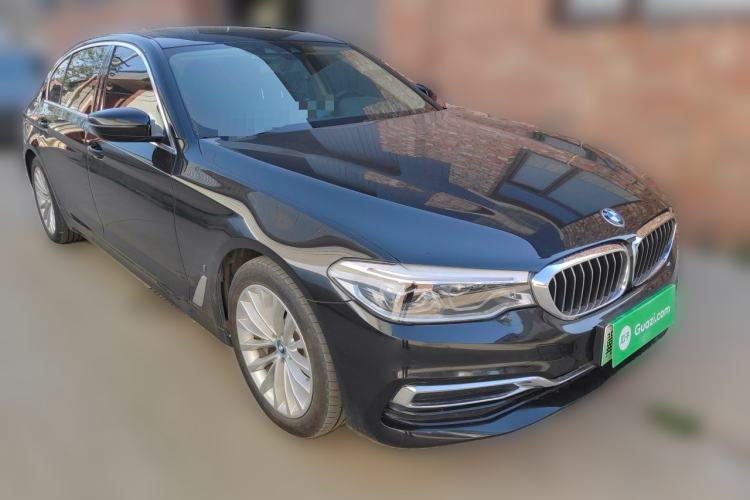 Used BMW 5 Series New Energy 2019 Updated Version 530Le Luxury Package Front Right 45 Deg