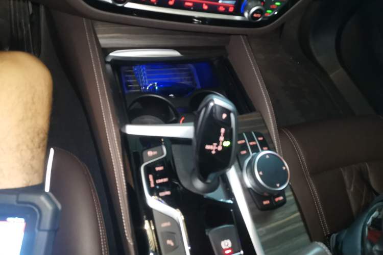 Used BMW 5 Series New Energy 2019 530Le Luxury Package Gear Lever