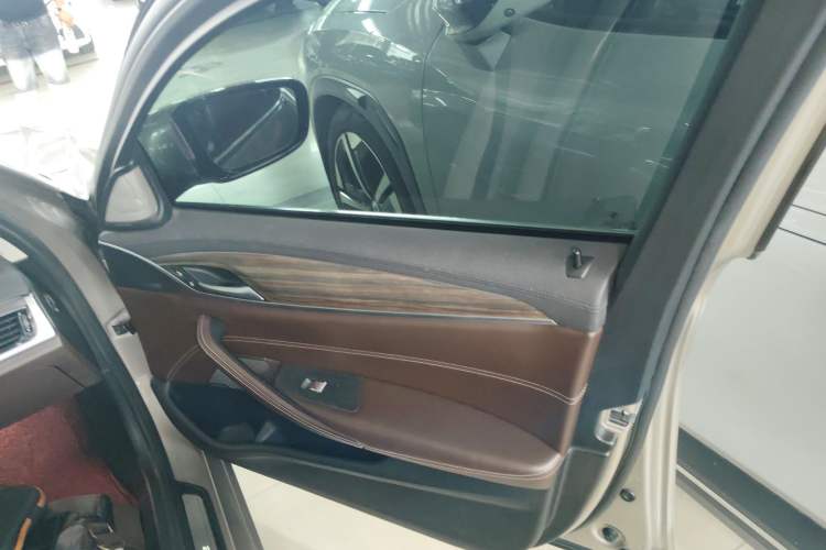 Used BMW 5 Series New Energy 2019 530Le Luxury Package Interior 2