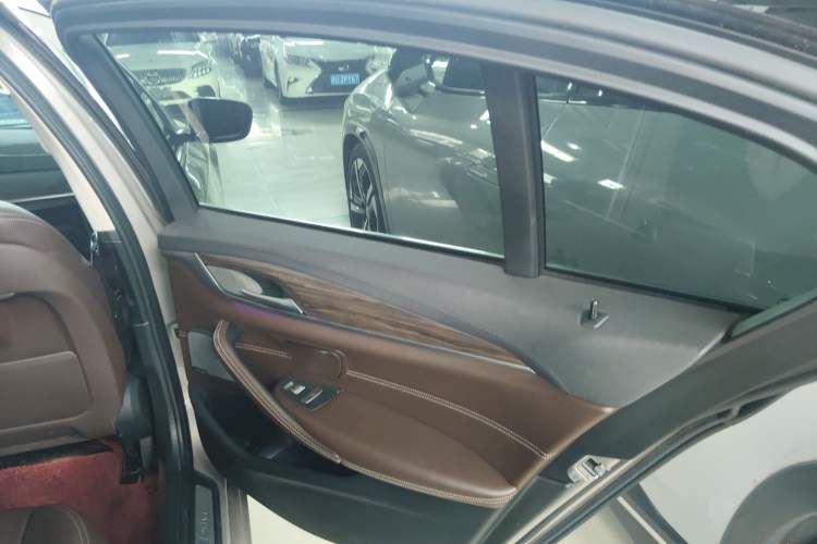Used BMW 5 Series New Energy 2019 530Le Luxury Package Interior 3