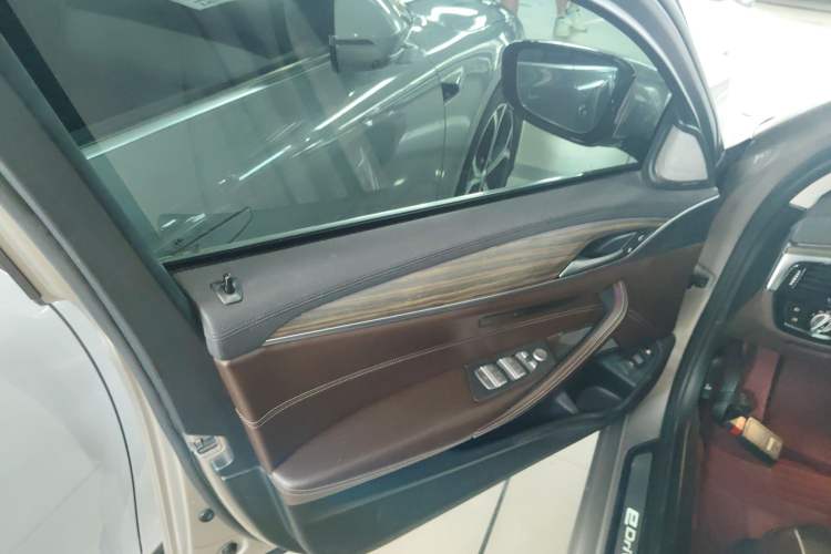 Used BMW 5 Series New Energy 2019 530Le Luxury Package Interior 4