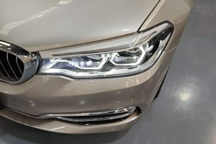 Used BMW 5 Series New Energy 2019 Updated 530Le Pioneer Edition Left Front Headlight