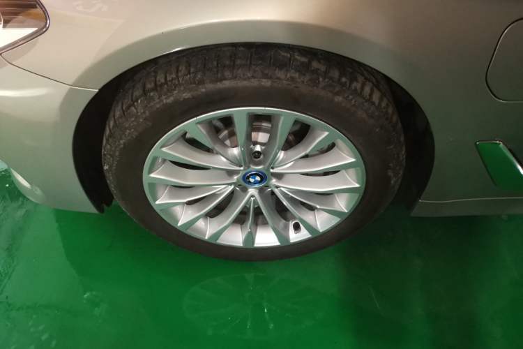 Used BMW 5 Series New Energy 2019 530Le Luxury Package Left Front Wheel Hub