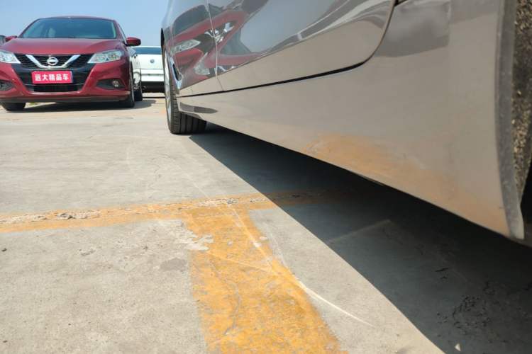 Used BMW 5 Series New Energy 2019 Updated Version 530Le Luxury Package Left Side Sill