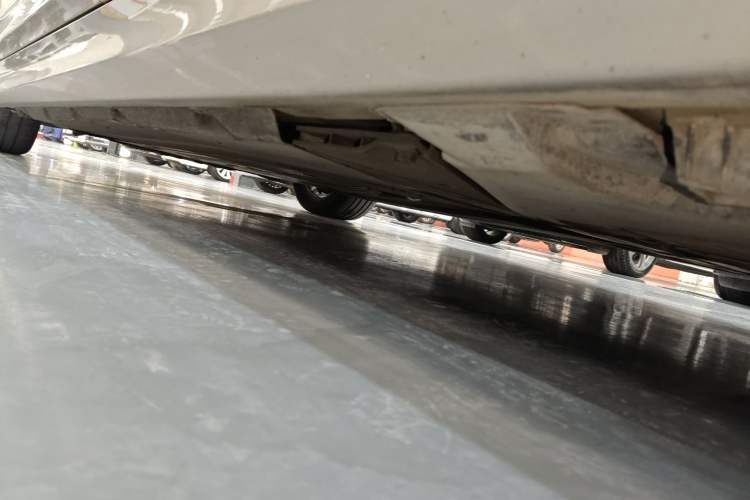 Used BMW 5 Series New Energy 2019 Updated 530Le Pioneer Edition Left Side Sill