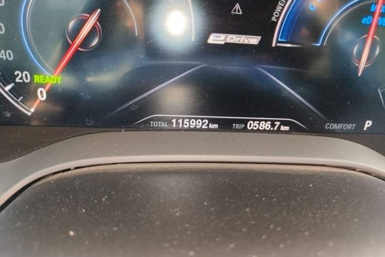 Used BMW 5 Series New Energy 2019 530Le Luxury Package Odometer Close Up